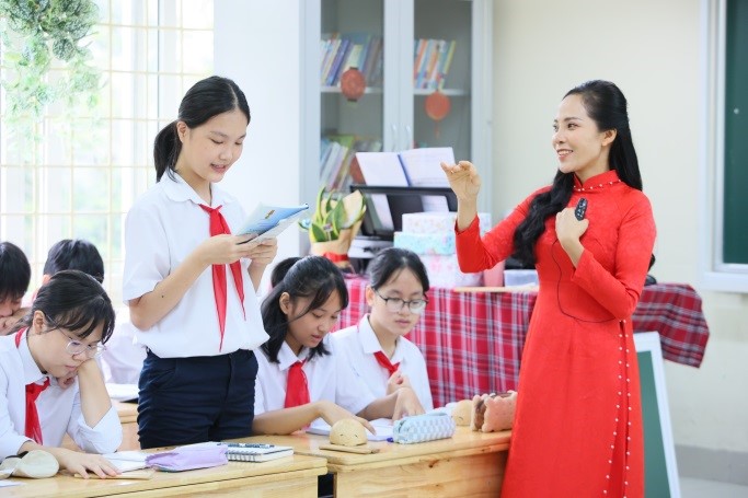 Cô giáo Hồng Thắng tỏa sáng trong Hội thi giáo viên dạy giỏi cấp Thành phố