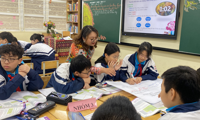 Hào hứng với tiết dự thi giáo viên dạy giỏi cấp quận môn Lịch sử của cô giáo Tô Thị Mai Hương