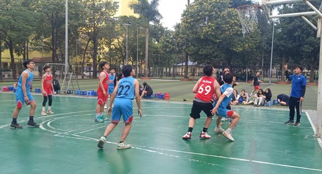 Đội bóng rổ nam trường THCS Phan Chu Trinh tham gia Giải thi đấu thể thao học sinh phổ thông quận Ba Đình năm học 2022- 2023