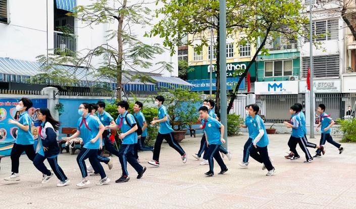 Trường THCS Phan Chu Trinh tham gia Lễ hưởng ứng Ngày chạy Olympic và phát động Giải chạy Báo Hà Nội mới
