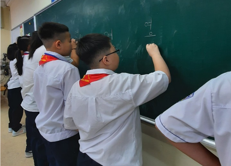 Trường THCS Phan Chu Trinh triển khai chương trình dạy Tiếng Hàn