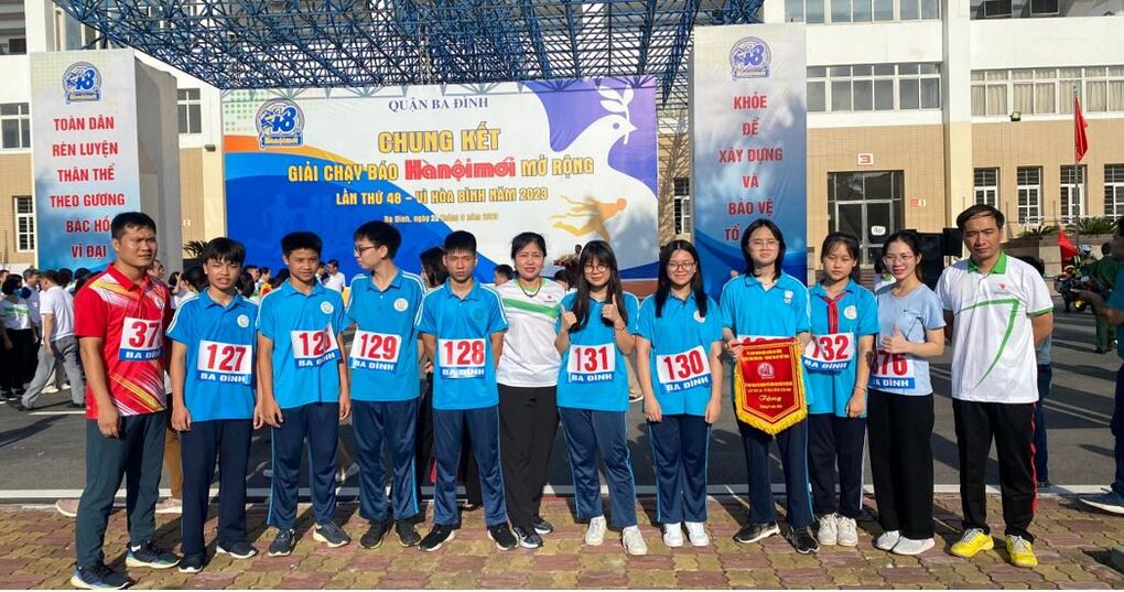 Trường THCS Phan Chu Trinh tham gia hưởng ứng ngày chạy Olympic vì sức khỏe toàn dân cùng Lễ phát động và Chung kết giải chạy Báo Hà Nội mới mở rộng