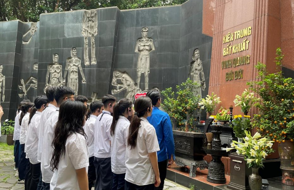 Vinh dự và tự hào là đoàn viên thanh niên cộng sản Hồ Chí Minh